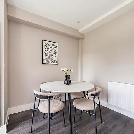 Arte Stays - Serviced Apartments For Leisure And Business - Private Parking - 12 Minutes Walking From Wembley Stadium Londres Extérieur photo