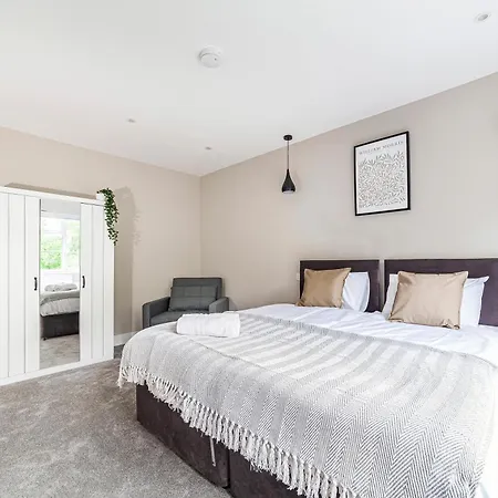 Arte Stays - Serviced Apartments For Leisure And Business - Private Parking - 12 Minutes Walking From Wembley Stadium Londres Extérieur photo