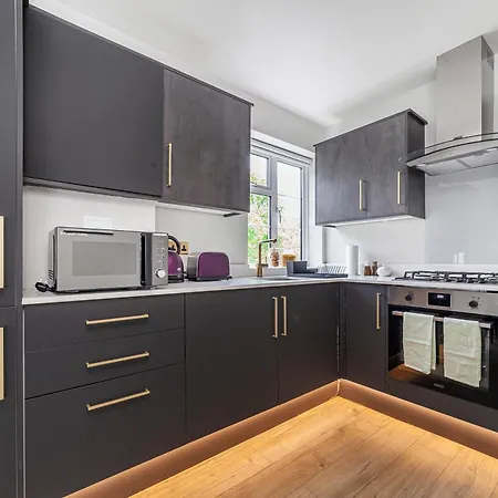 Arte Stays - Serviced Apartments For Leisure And Business - Private Parking - 12 Minutes Walking From Wembley Stadium Londres Extérieur photo