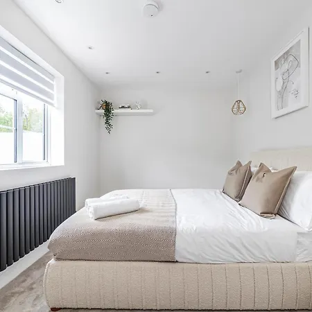 Arte Stays - Serviced Apartments For Leisure And Business - Private Parking - 12 Minutes Walking From Wembley Stadium Londres Extérieur photo