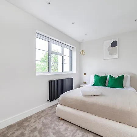 Arte Stays - Serviced Apartments For Leisure And Business - Private Parking - 12 Minutes Walking From Wembley Stadium Londres Extérieur photo
