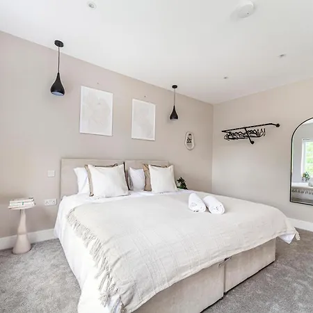 Arte Stays - Serviced Apartments For Leisure And Business - Private Parking - 12 Minutes Walking From Wembley Stadium Londres Extérieur photo