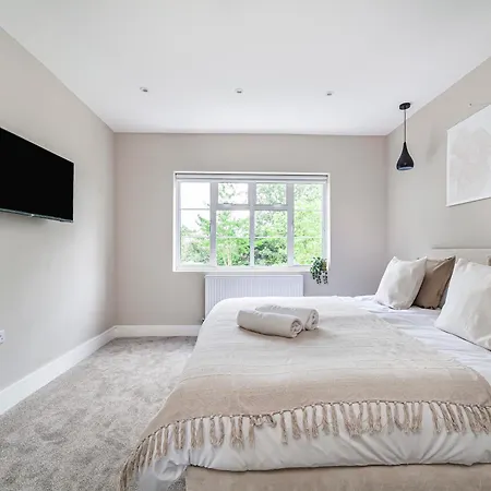 Arte Stays - Serviced Apartments For Leisure And Business - Private Parking - 12 Minutes Walking From Wembley Stadium Londres Extérieur photo