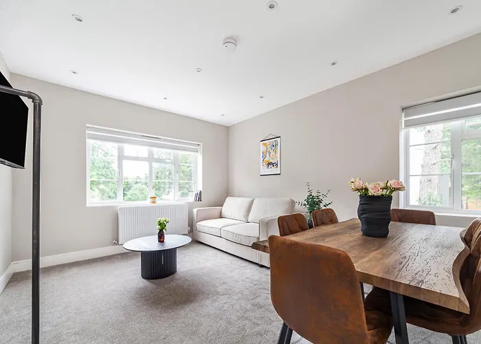 Arte Stays - Serviced Apartments For Leisure And Business - Private Parking - 12 Minutes Walking From Wembley Stadium